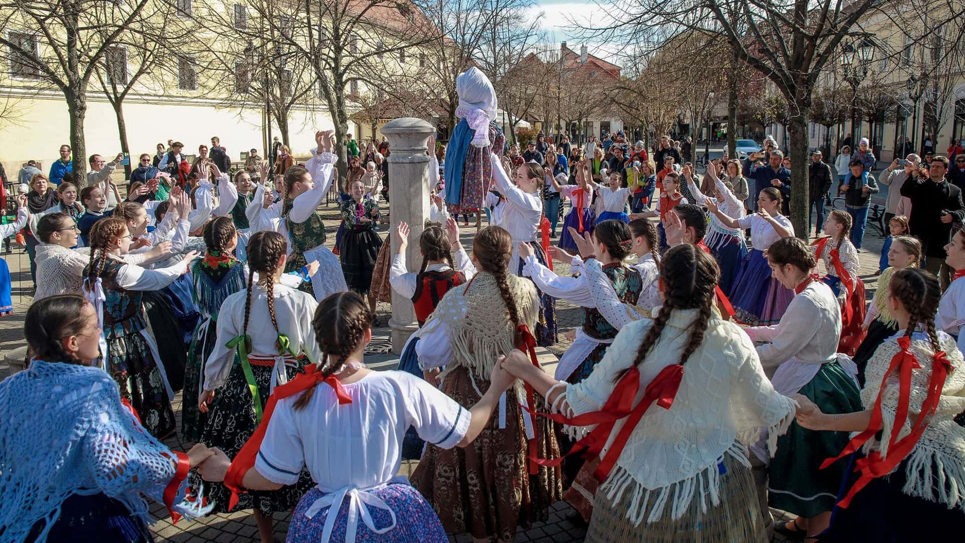 Csobolyó Néptáncegyüttes - Megyerikum!